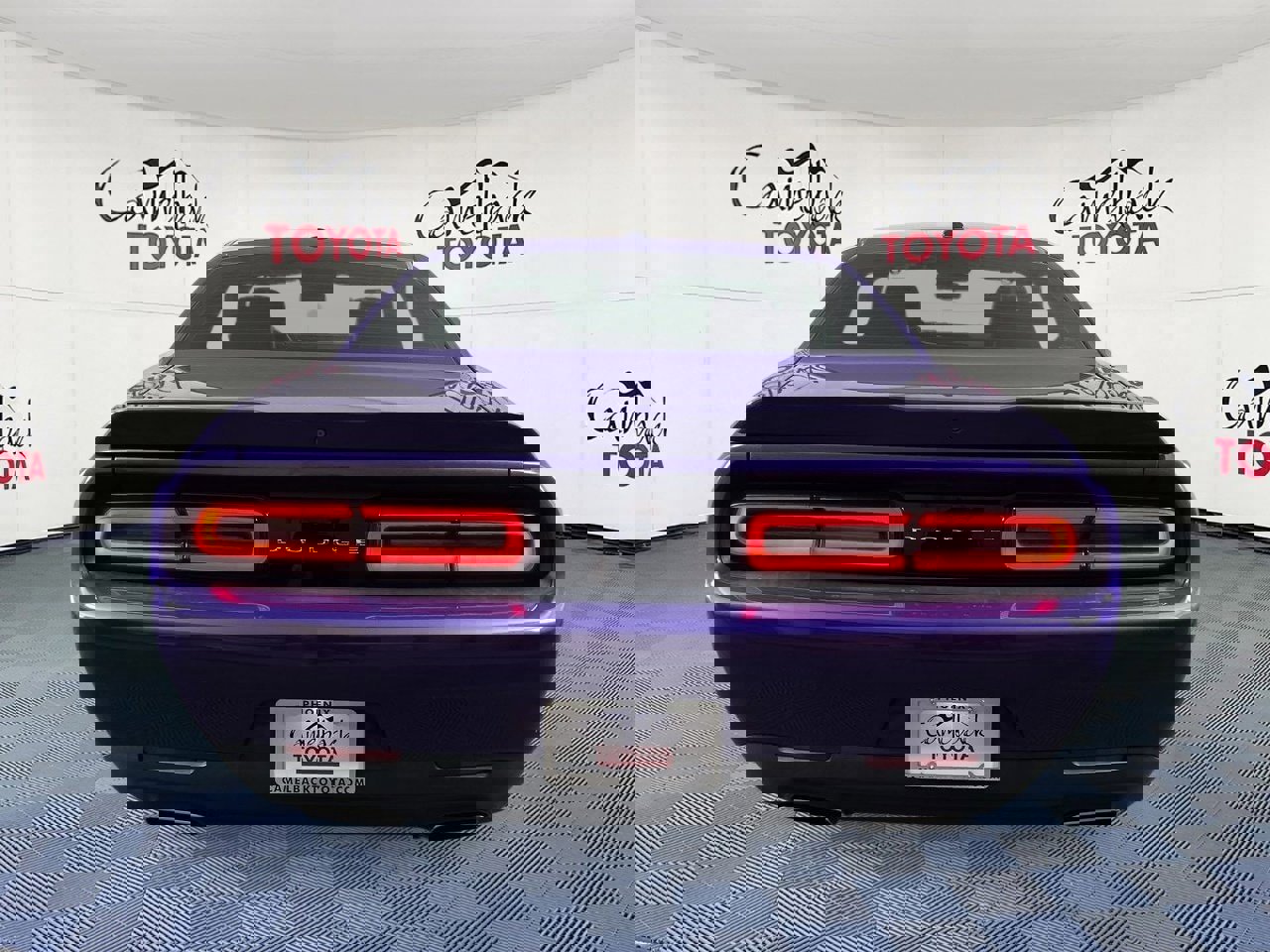 Used 2019 Dodge Challenger SXT image 6