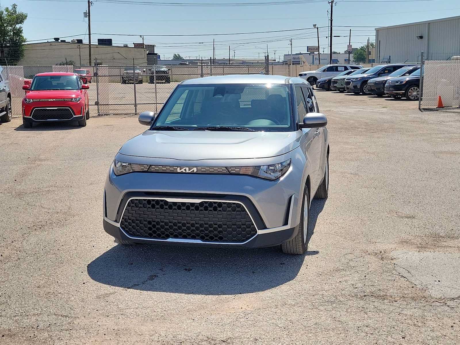 Used 2025 Kia Soul LX w/ LX Technology Package FWD video 4