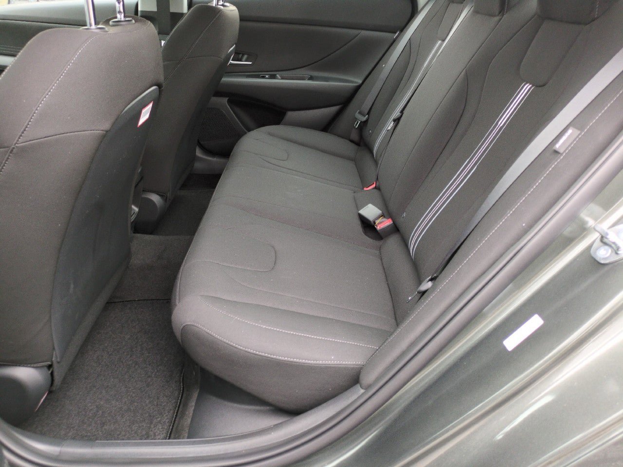 New 2026 Hyundai Elantra Hybrid FWD image 32