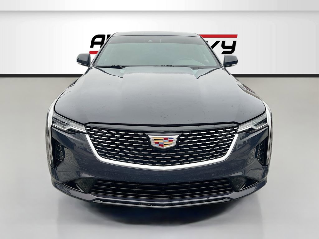 Used 2025 Cadillac CT4 Luxury image 2