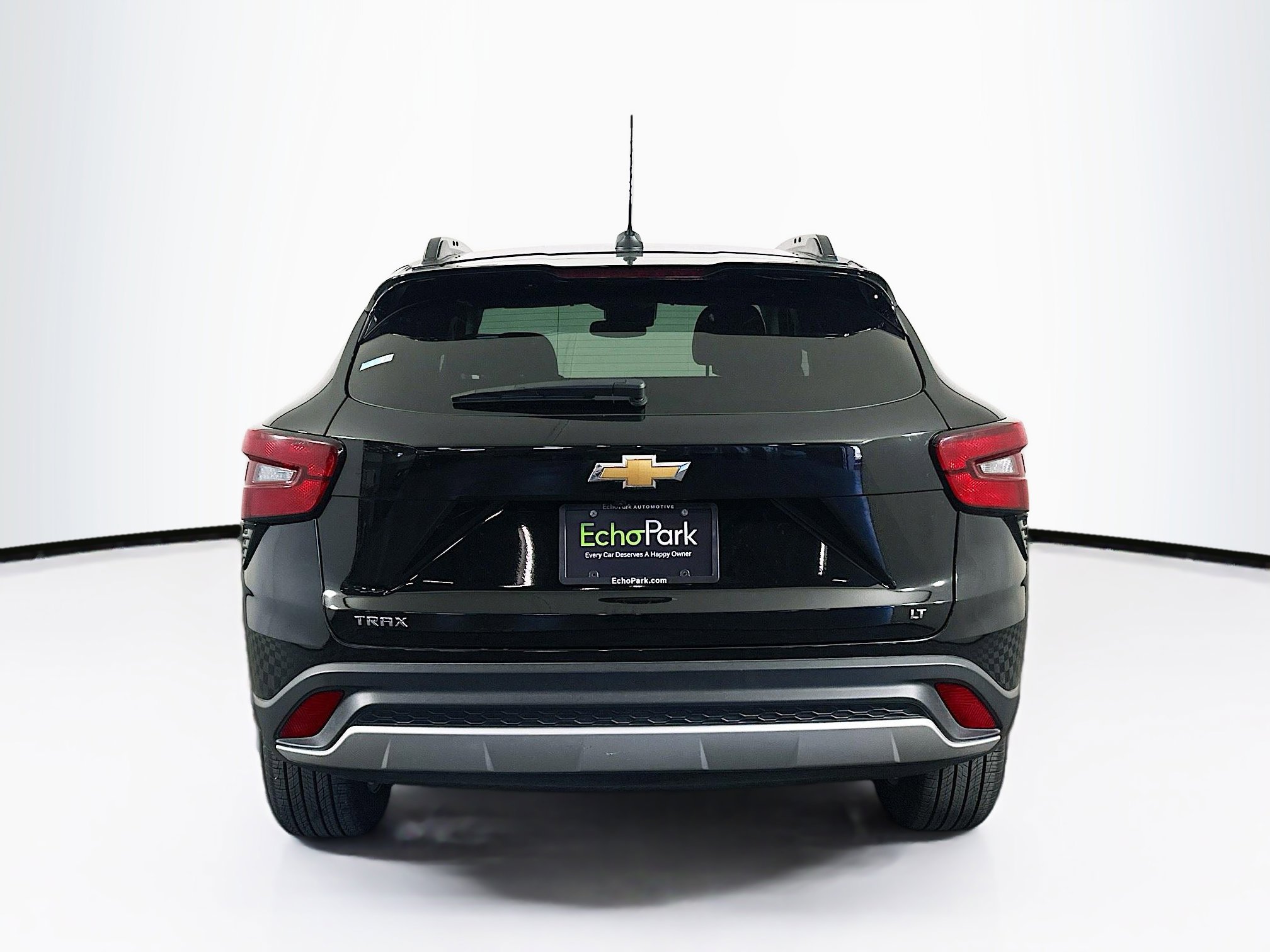 Used 2025 Chevrolet Trax LT w/ LT Convenience Package image 7