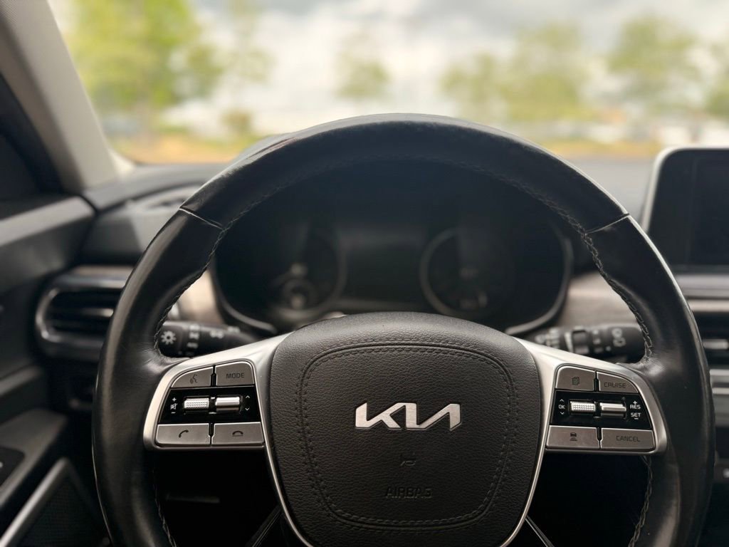 Used 2022 Kia Telluride EX w/ EX Premium Package image 26