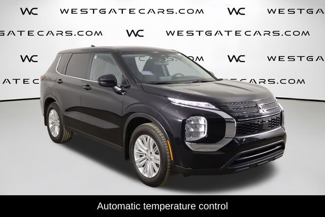 Used 2024 Mitsubishi Outlander ES image 4