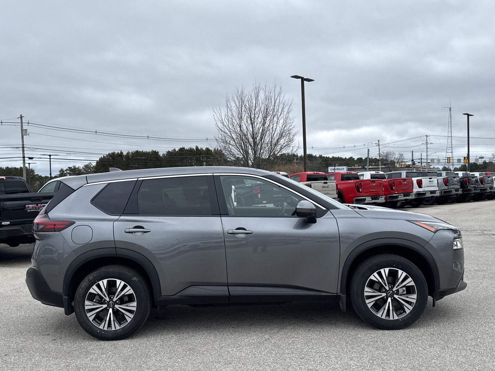Used 2023 Nissan Rogue SV AWD/4WD image 4