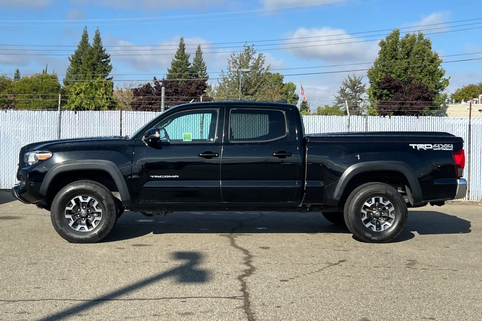 Used 2016 Toyota Tacoma TRD Off-Road w/ Towing Package AWD/4WD video 2