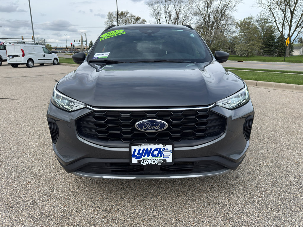 Used 2025 Ford Escape ST-Line AWD/4WD image 8