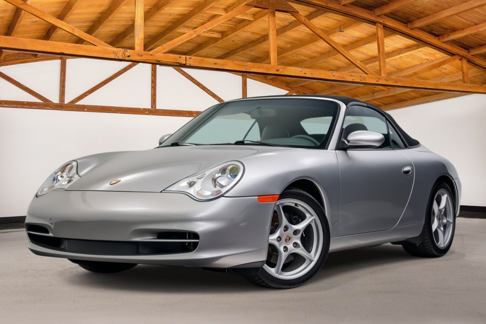 Used 2003 Porsche 911 Carrera RWD image 2