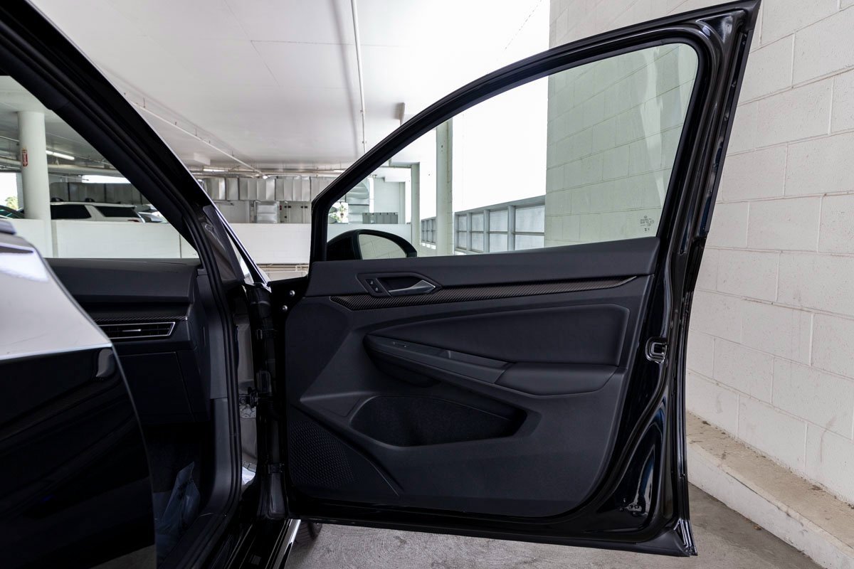 Used 2025 Volkswagen Golf R Black Edition image 26