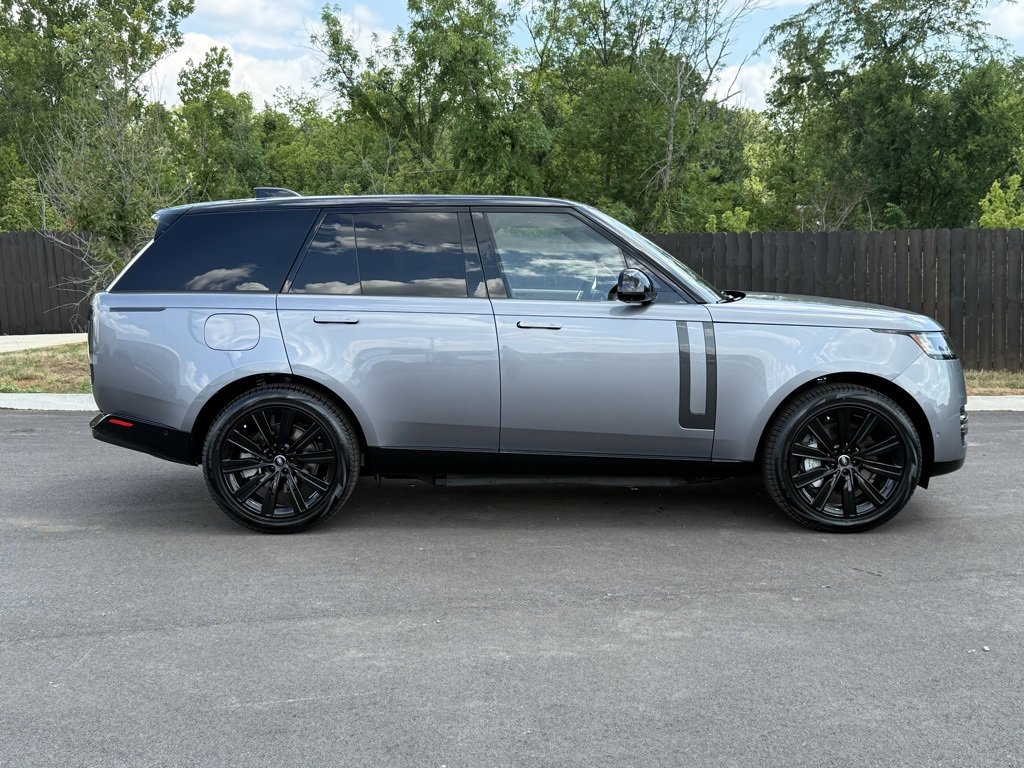 New 2025 Land Rover Range Rover SE image 7