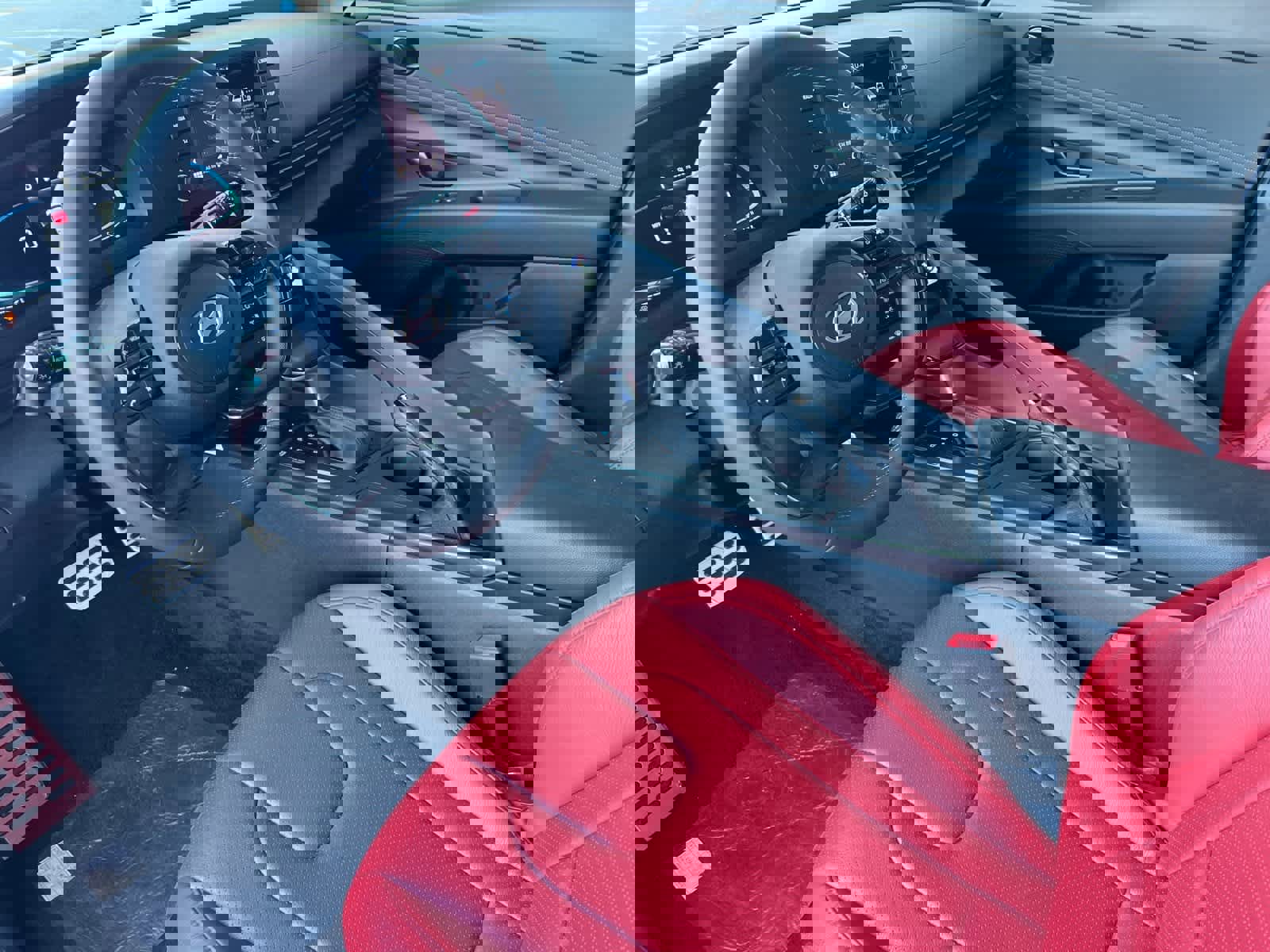 New 2025 Hyundai Elantra Sport image 12