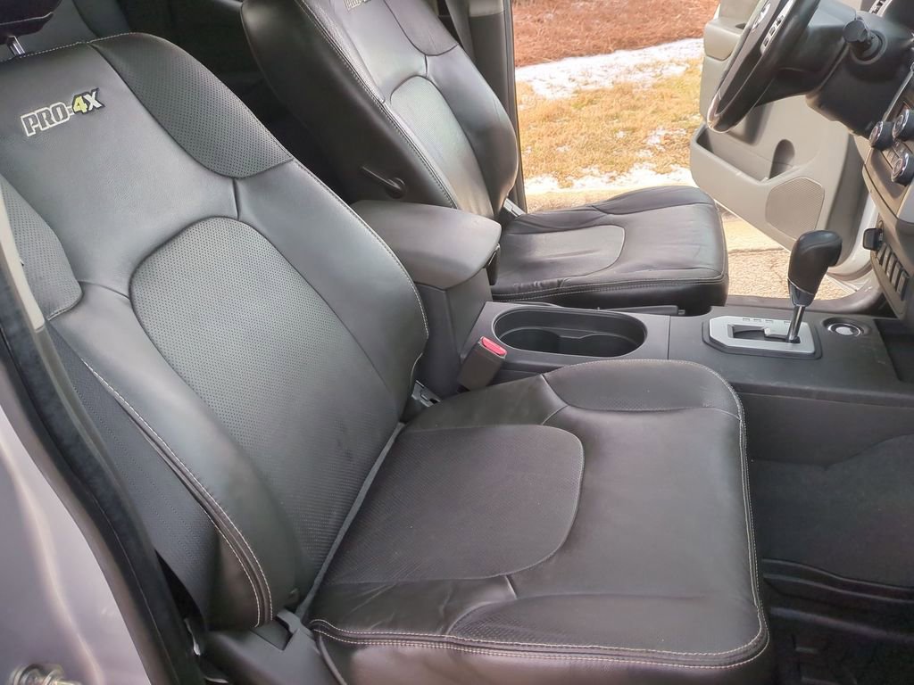 Used 2020 Nissan Frontier PRO-4X image 30