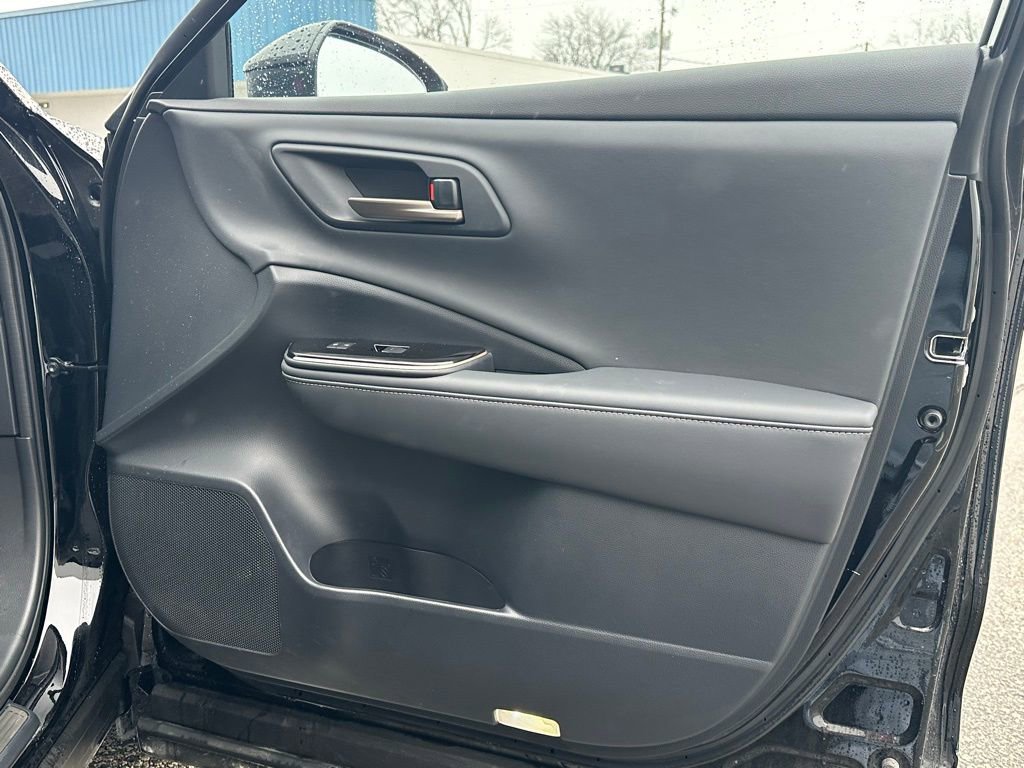 Used 2025 Toyota Crown Signia w/ Advanced Technology Package image 22