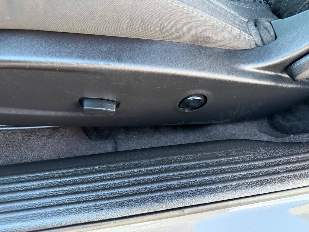 Used 2018 Dodge Challenger SXT RWD image 17