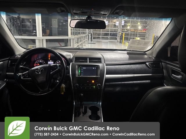 Used 2015 Toyota Camry SE w/ Moonroof Package FWD image 31