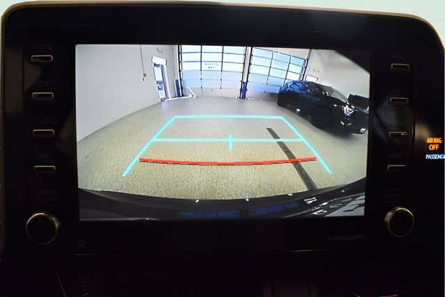 Used 2020 Toyota C-HR LE image 8