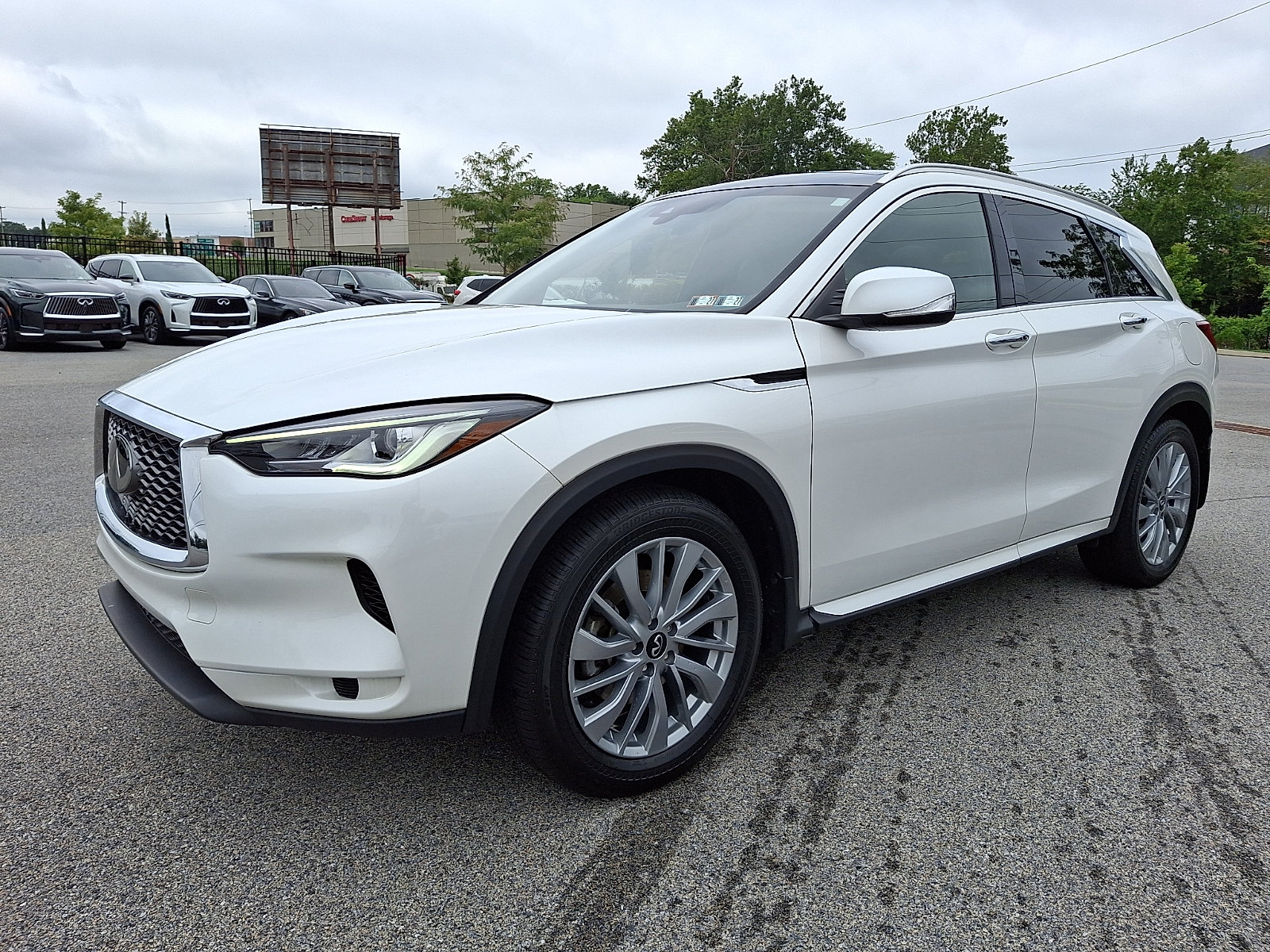 Certified 2023 INFINITI QX50 Luxe AWD/4WD image 3