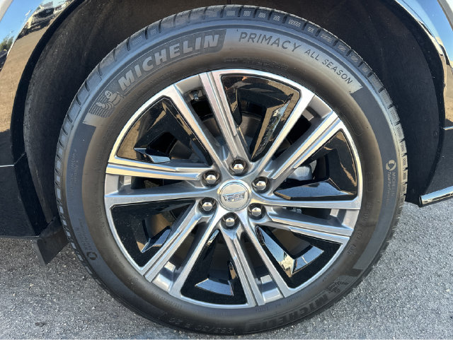 Certified 2024 Cadillac Lyriq Luxury AWD/4WD image 17