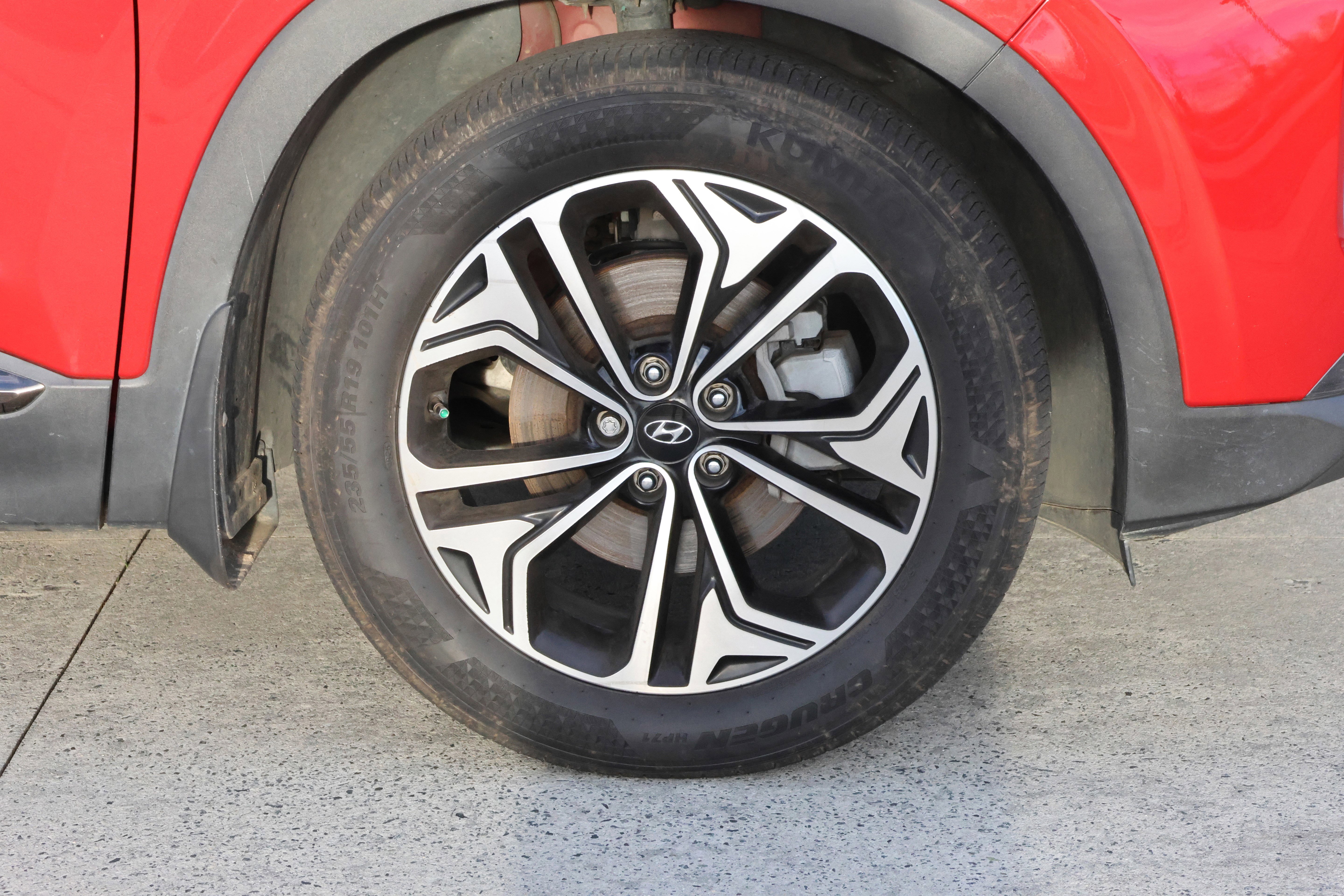 Used 2020 Hyundai Santa Fe Limited image 11