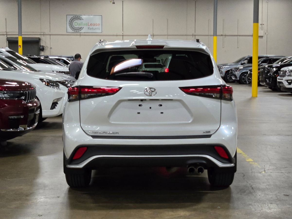 Used 2023 Toyota Highlander XSE image 10