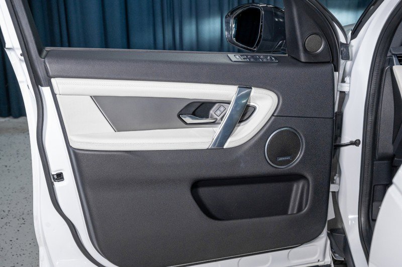 Used 2023 Land Rover Discovery Sport S R-Dynamic image 11