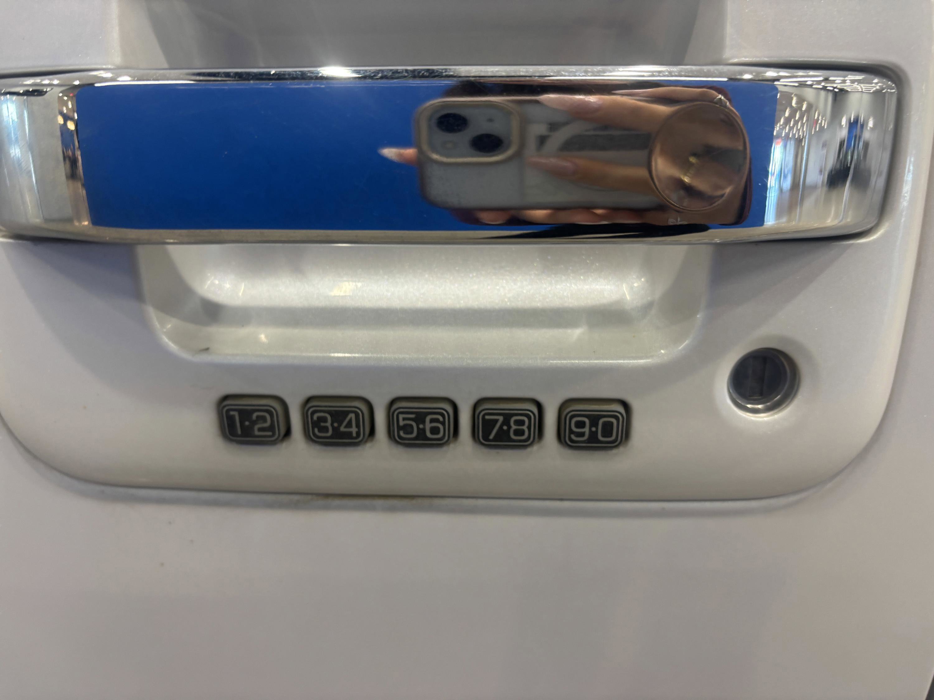 Used 2014 Ford F150 Lariat w/ Lariat Chrome Package image 10