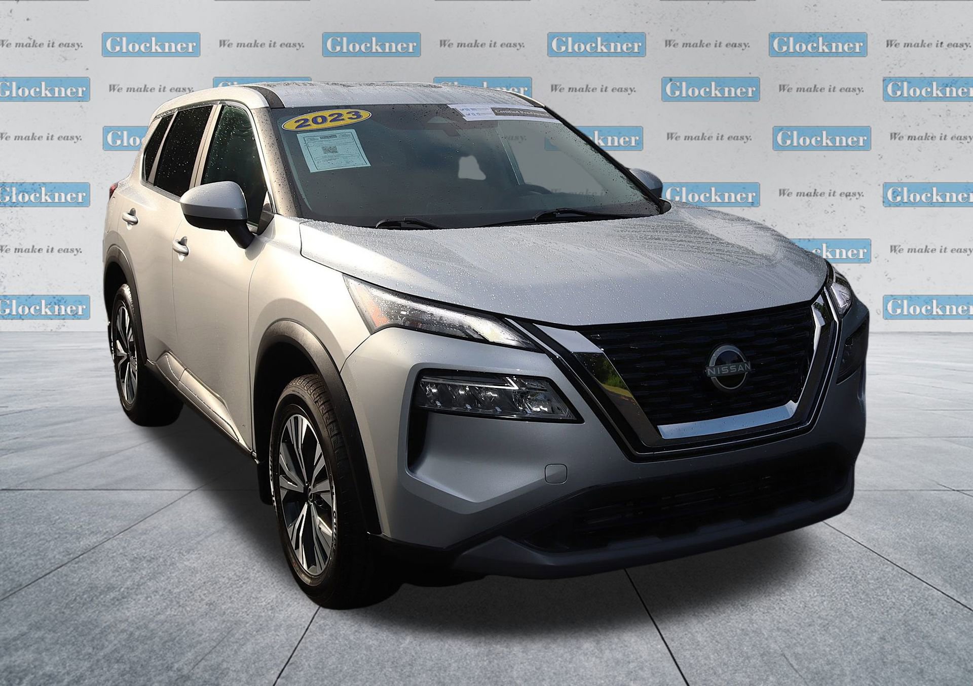Used 2023 Nissan Rogue SV image 3
