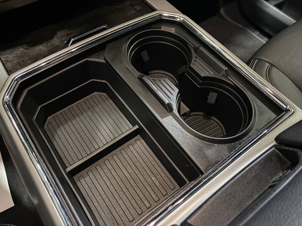 Used 2022 Ford F250 Lariat w/ Black Appearance Package image 16