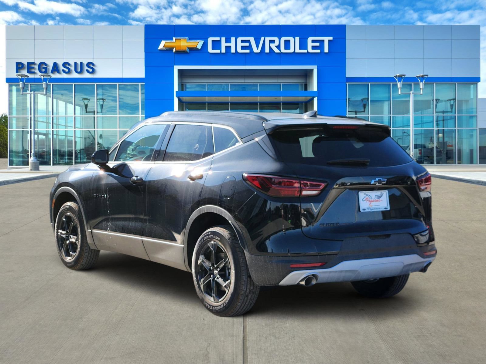 New 2026 Chevrolet Blazer LT w/ Midnight/Sport Edition FWD image 4