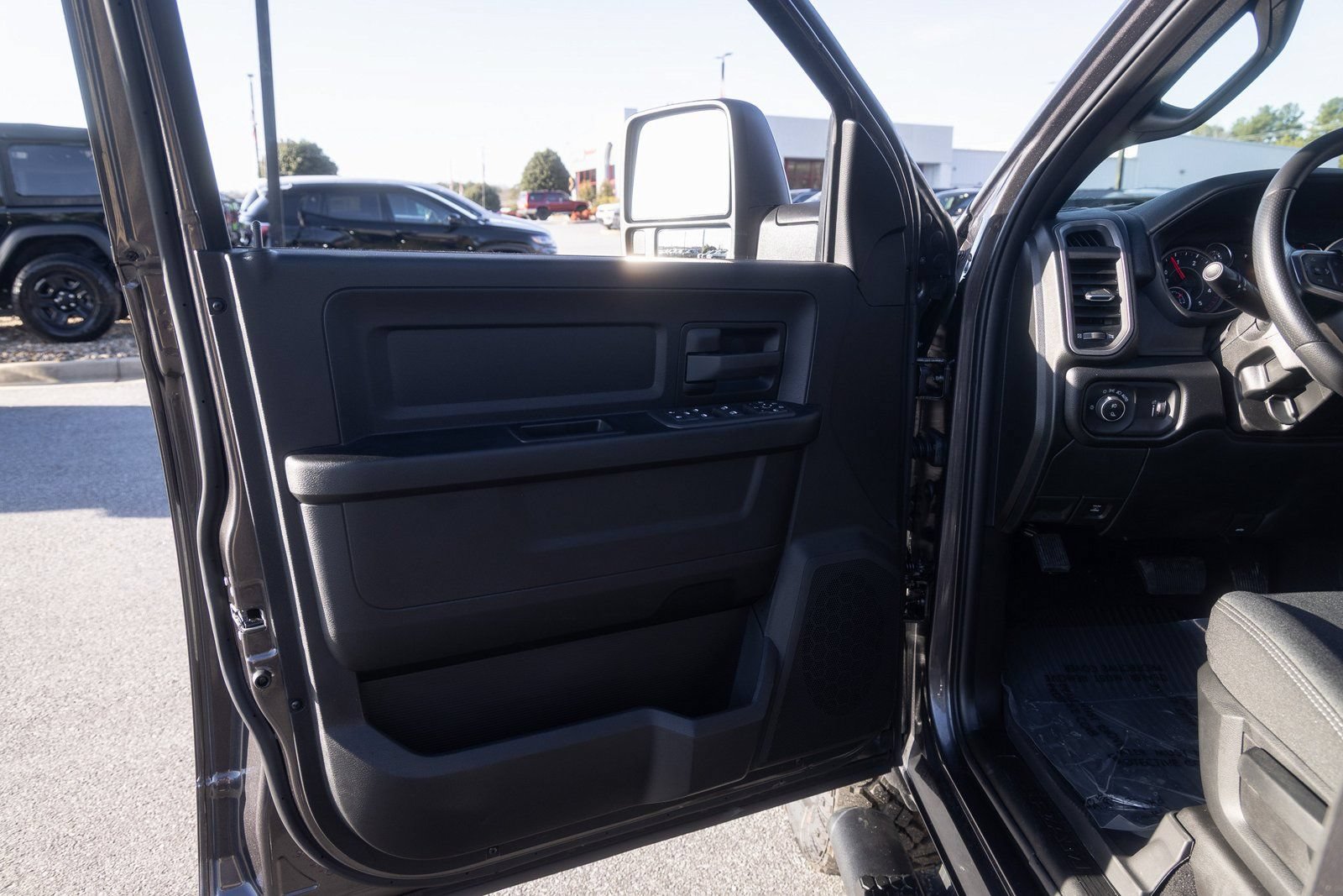 New 2026 RAM 2500 Warlock AWD/4WD image 15