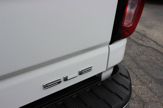 Used 2024 GMC Sierra 3500 SLE w/ SLE Convenience Package image 15