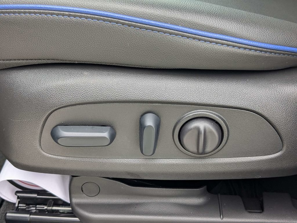 Used 2025 Buick Encore GX Sport Touring w/ Comfort Package FWD image 21