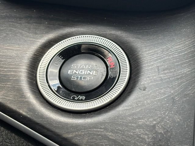 Used 2025 Jeep Grand Cherokee Limited AWD/4WD image 18