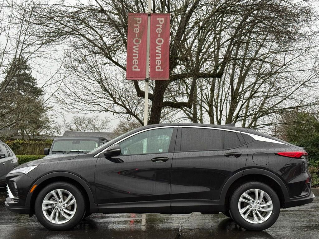 Used 2024 Buick Envista Preferred w/ Convenience I Package image 2