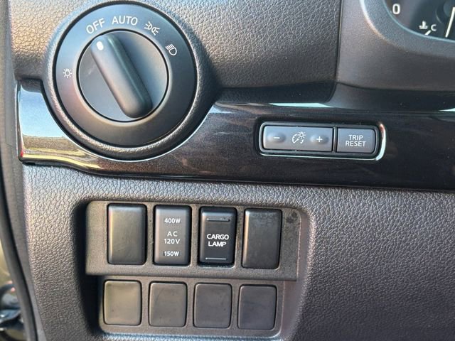 Used 2019 Nissan Titan SV w/ SV Convenience Package image 5