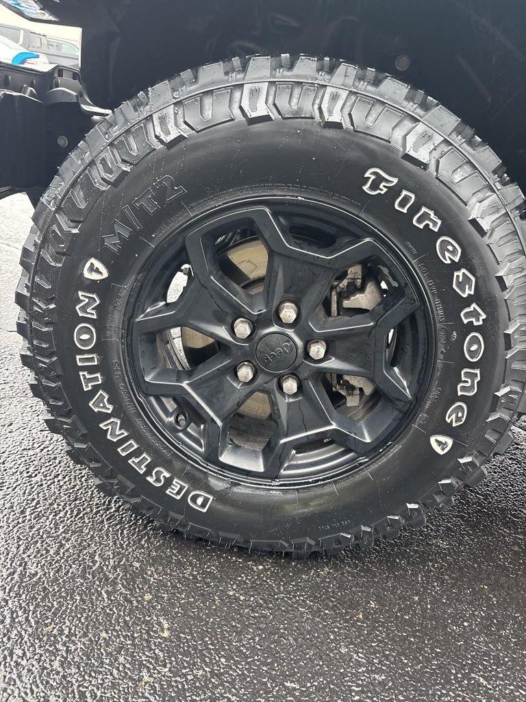 Used 2023 Jeep Wrangler Unlimited w/ Cold Weather Group image 12