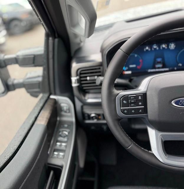 New 2026 Ford F250 Lariat w/ Black Appearance Package image 17