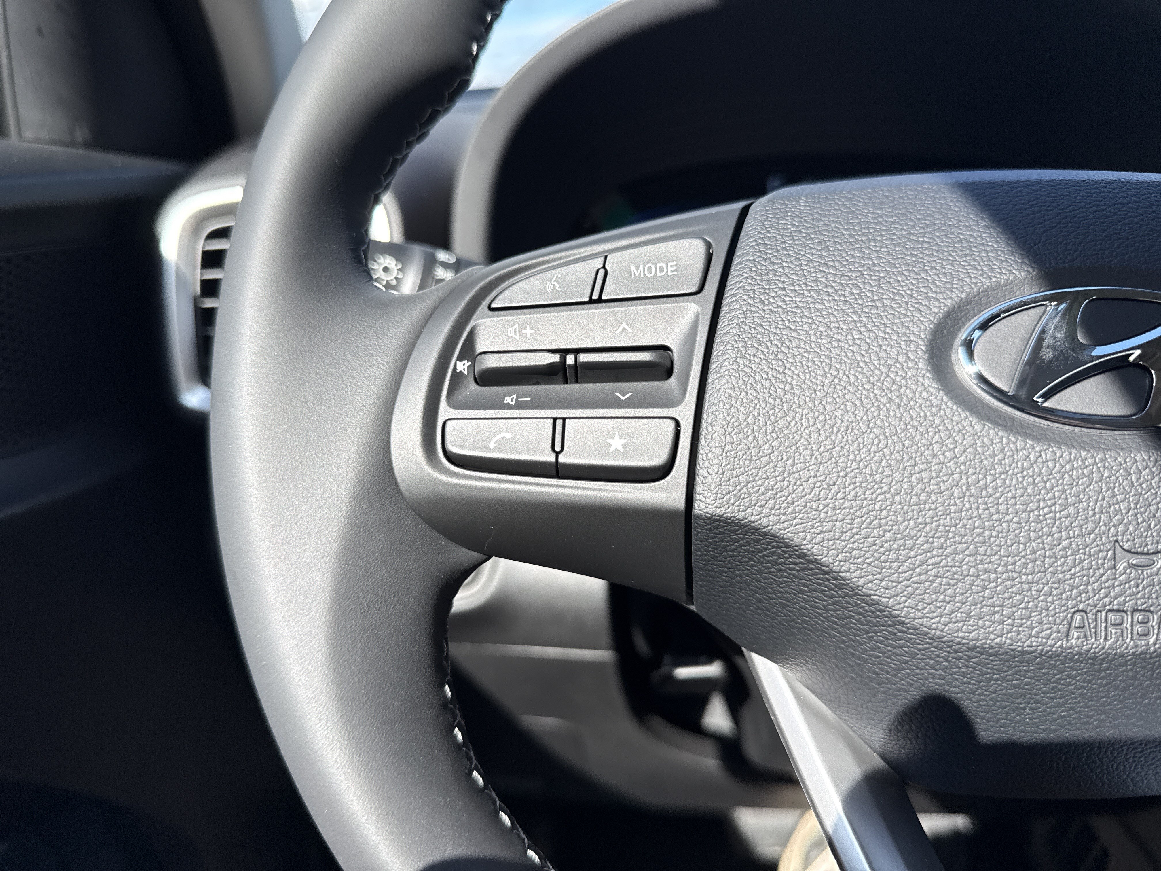 New 2026 Hyundai Venue SEL FWD image 18