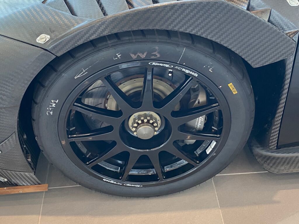 Used 2023 Lamborghini Huracan EVO image 14