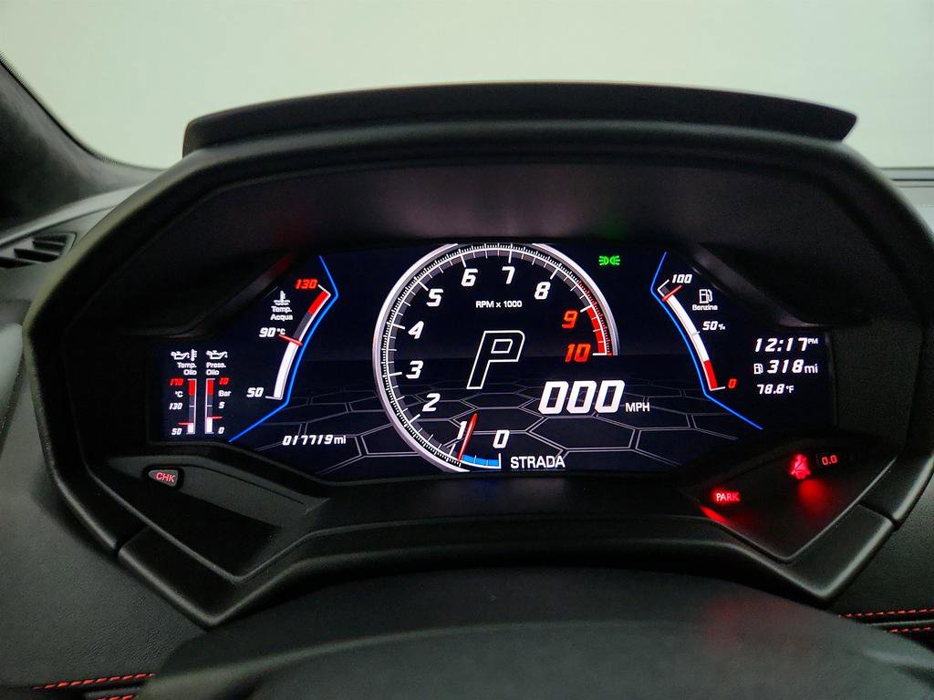 Used 2020 Lamborghini Huracan EVO image 15