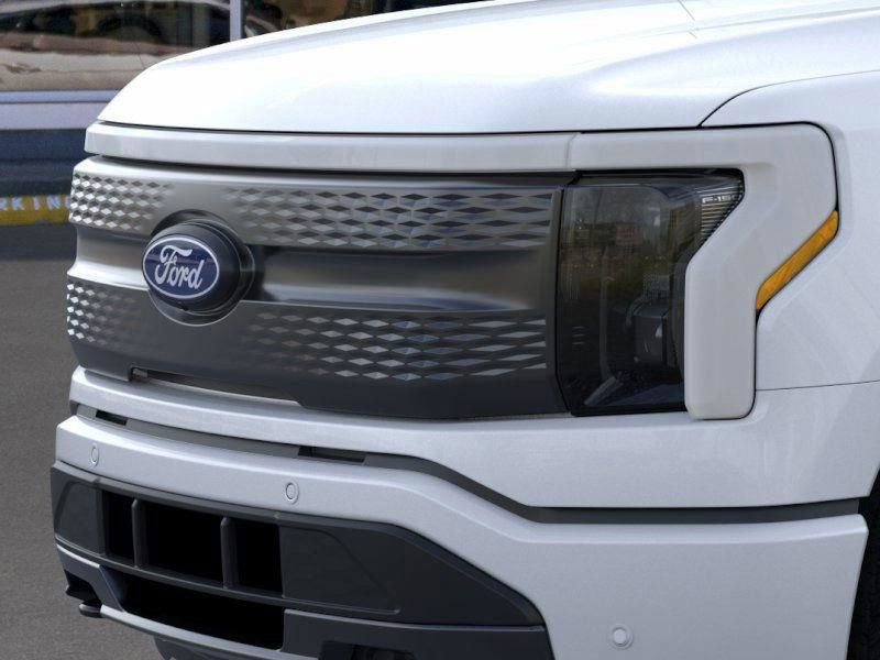 New 2025 Ford F150 Lightning Flash AWD/4WD image 18