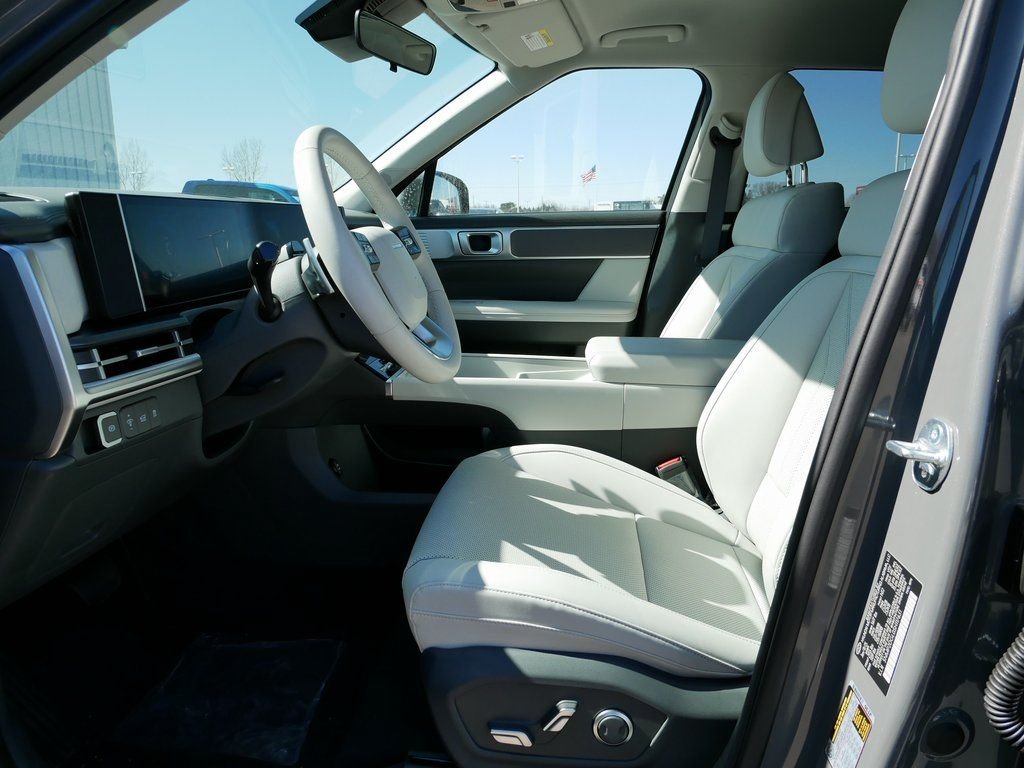 Certified 2025 Hyundai Santa Fe SEL AWD/4WD image 6