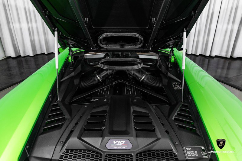 Used 2024 Lamborghini Huracan Sterrato image 21