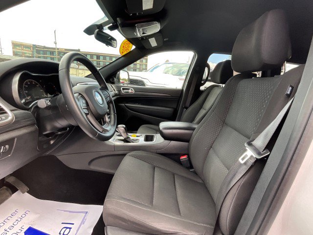 Used 2020 Jeep Grand Cherokee Laredo image 21