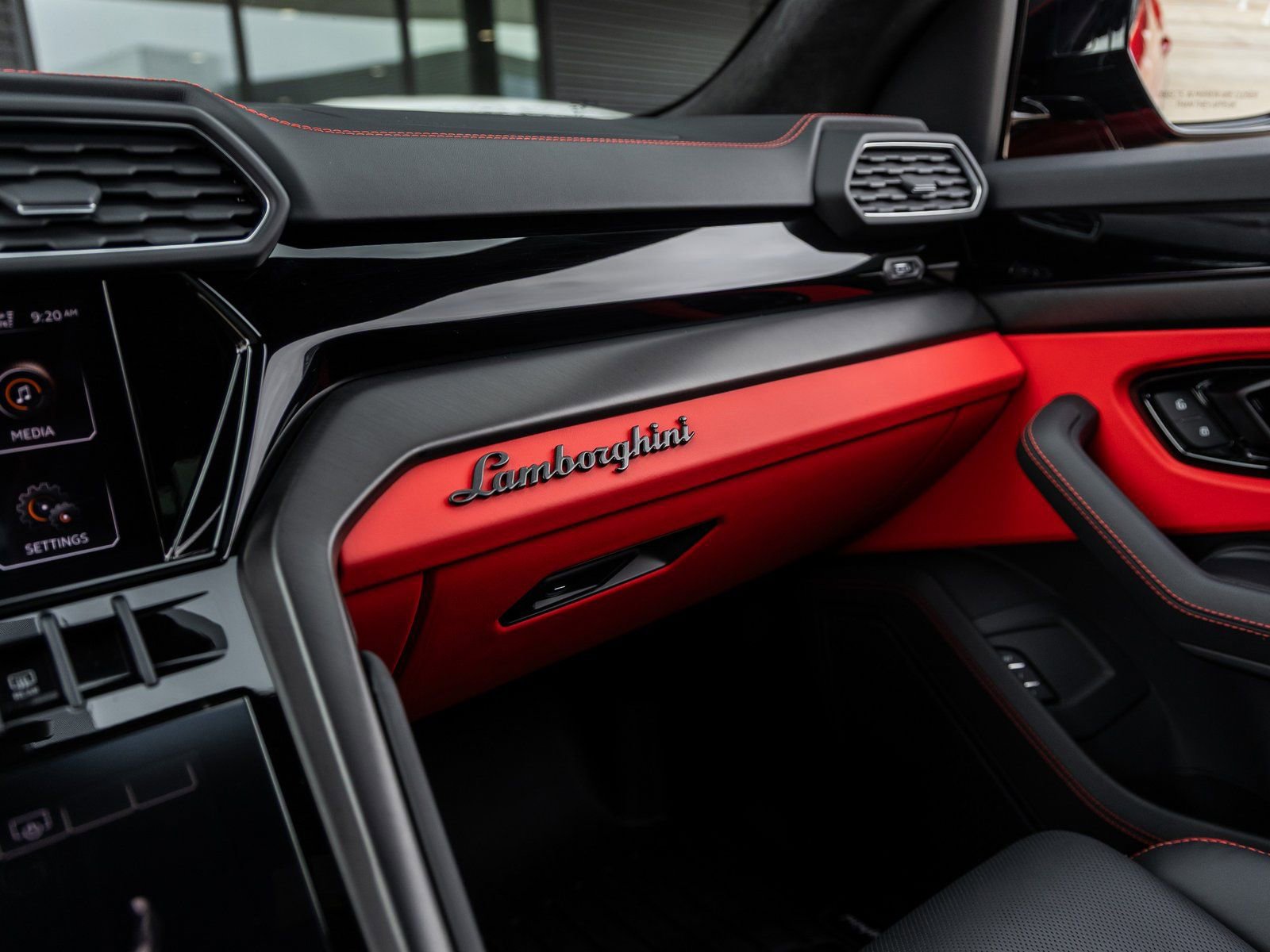 Used 2024 Lamborghini Urus S image 35