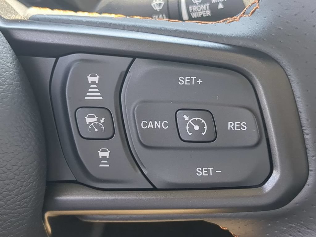 Used 2024 Jeep Gladiator Mojave AWD/4WD image 23