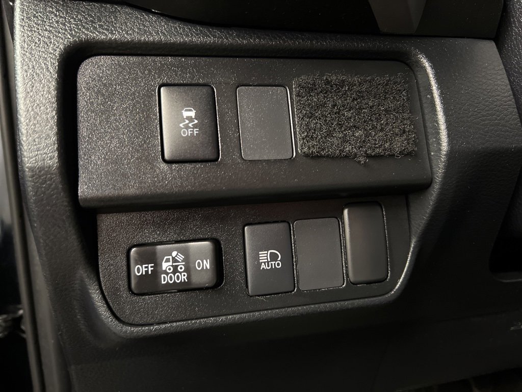 Used 2020 Toyota Tacoma SR5 w/ Technology Package image 25