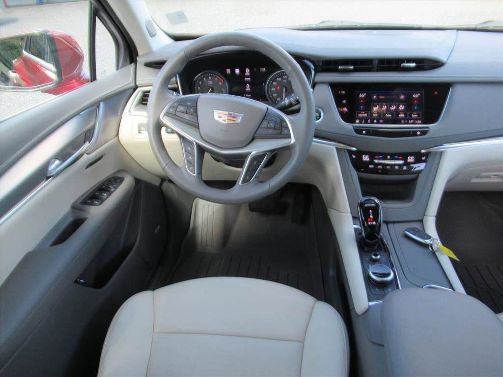 Used 2024 Cadillac XT5 Premium Luxury w/ Technology Package image 12