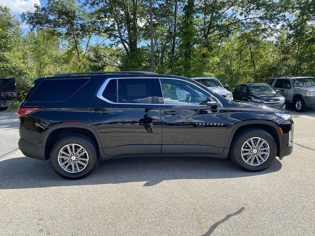 Used 2023 Chevrolet Traverse LT w/ LPO, Floor Liner Package AWD/4WD image 9