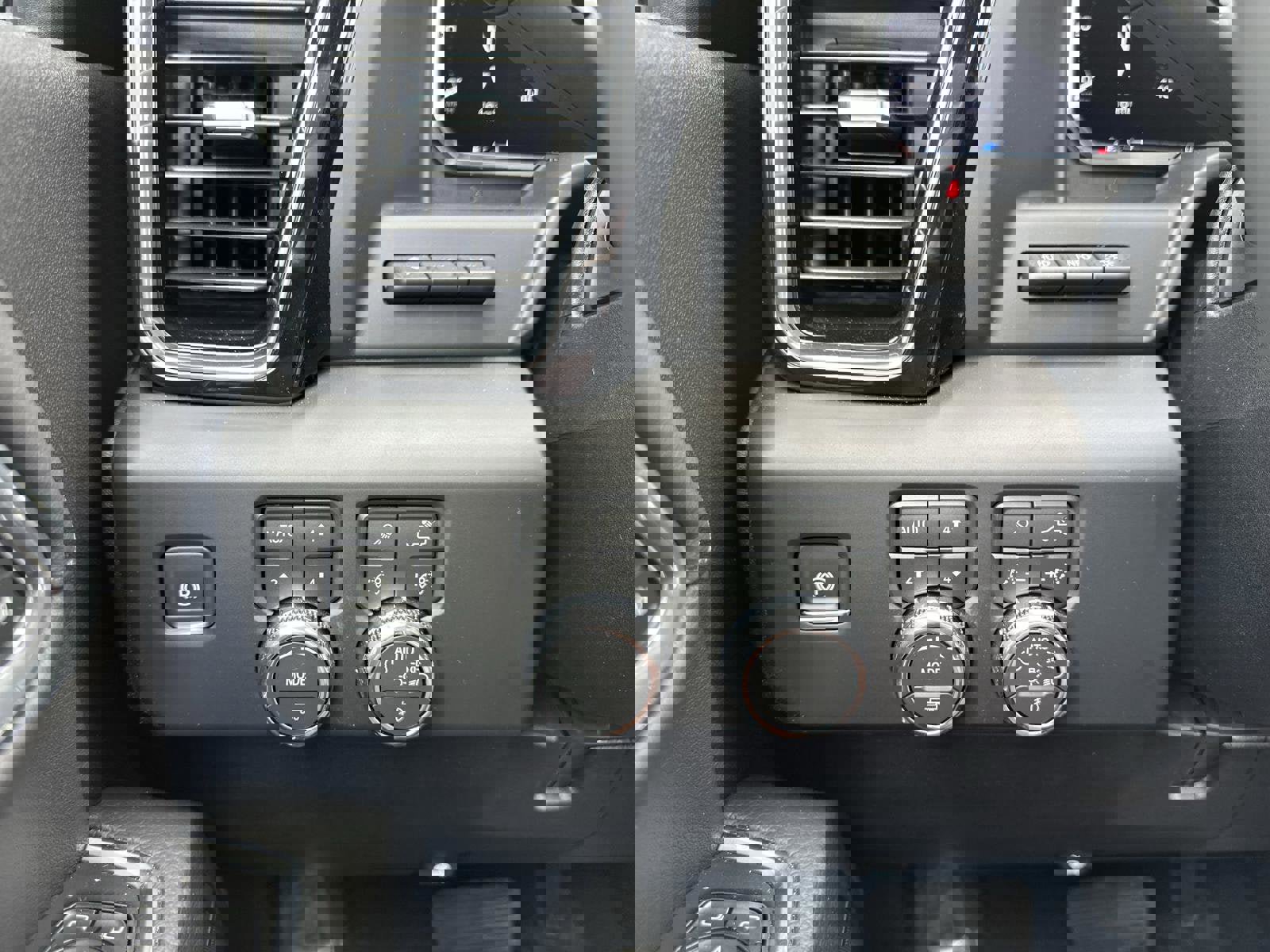 New 2026 GMC Sierra 2500 Denali w/ Denali Reserve Package image 30