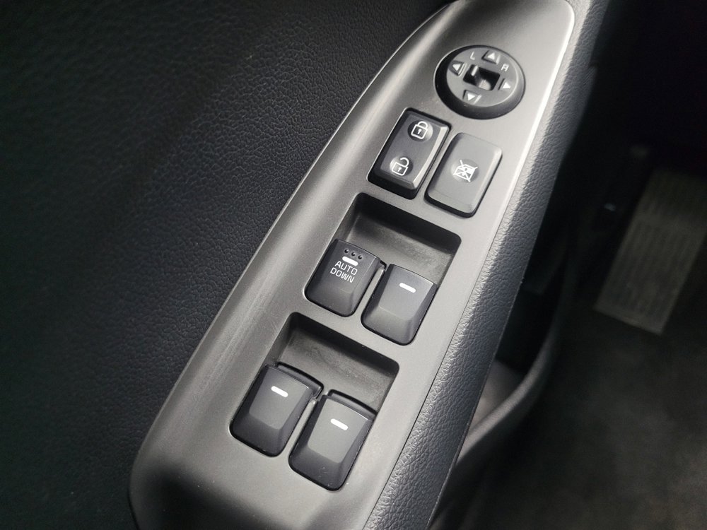 Used 2018 Kia Forte S image 27